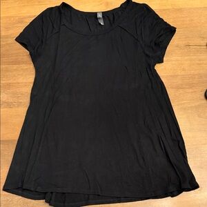 Francesca’s Sz M Black Women's Short Sleeve Scoop Neck Top